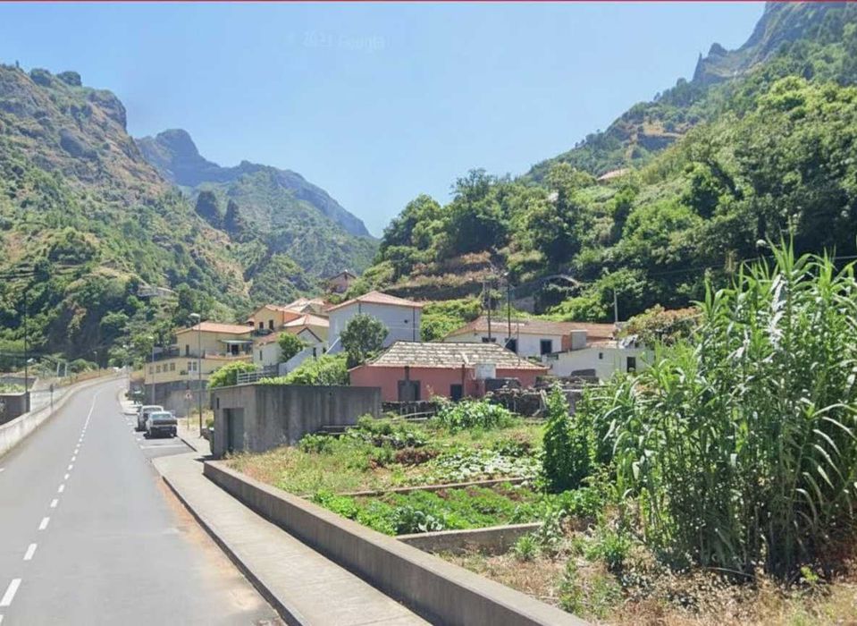 Casa com 365m2 de terreno, Serra de Água - Ribeira Brava