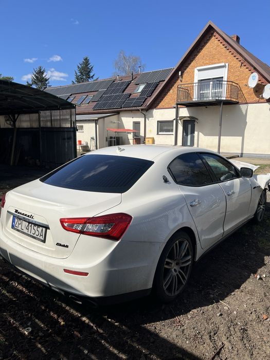 Maserati Ghibli na częsci lub w calosci