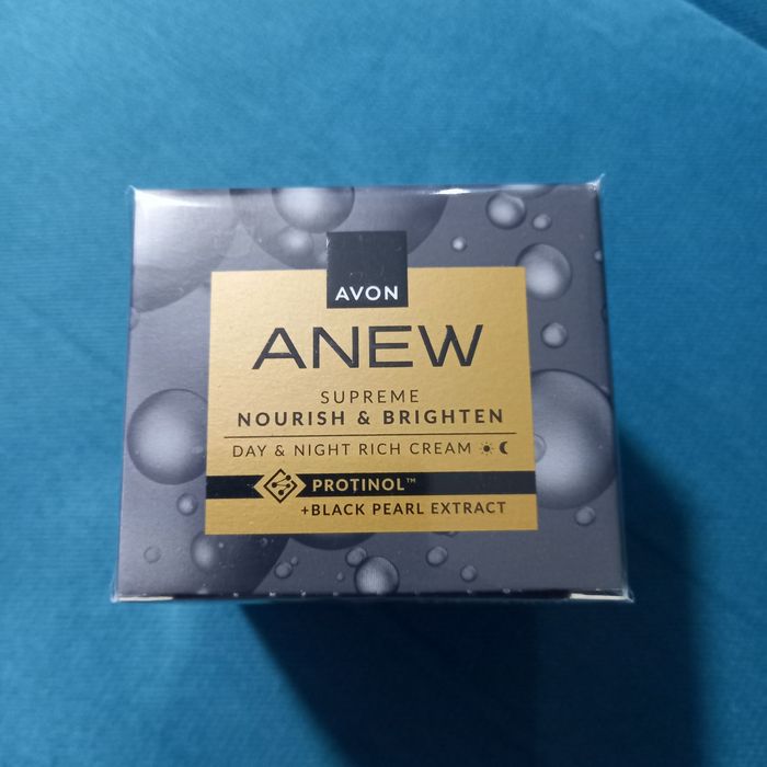 Avon Anew Supreme Nourish Brighten  Black Pearl ekstrakt czarna perła