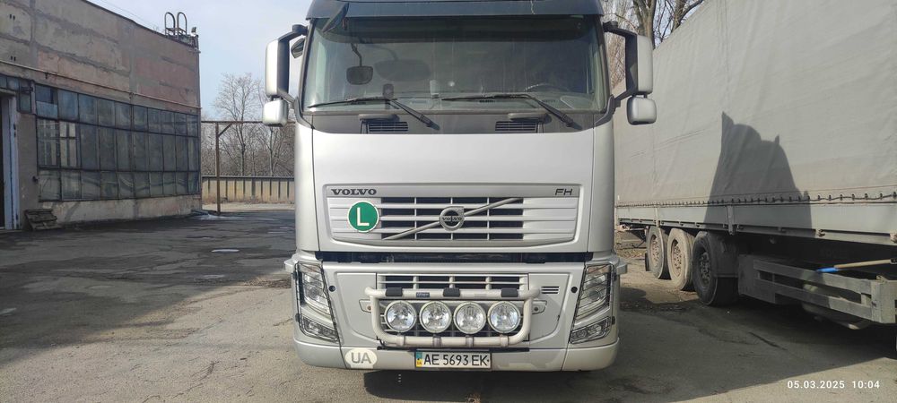 Продаж, Тягач-Е Volvo FH 4x2, з напівпричепом  SCHMITZ SPR24