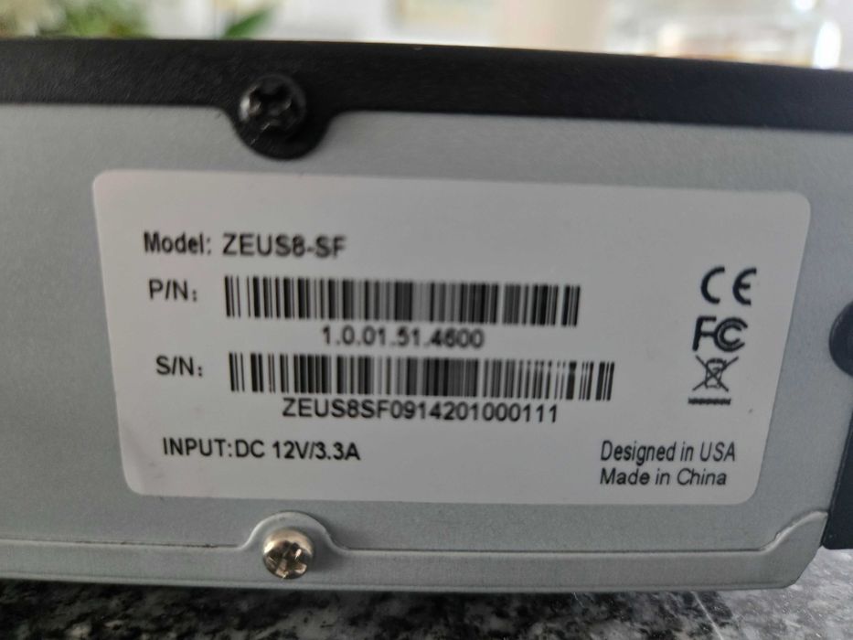 Gravador videovigilância 8 canais 500GB + 2 câmaras bullet de exterior