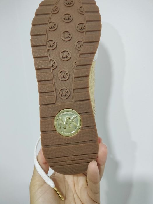Vende-se tênis novos da marca Michael Kors originais para mulher