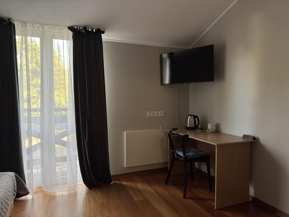 Продам готель 2200м2 в елітному котеджному містечку Северинівка.