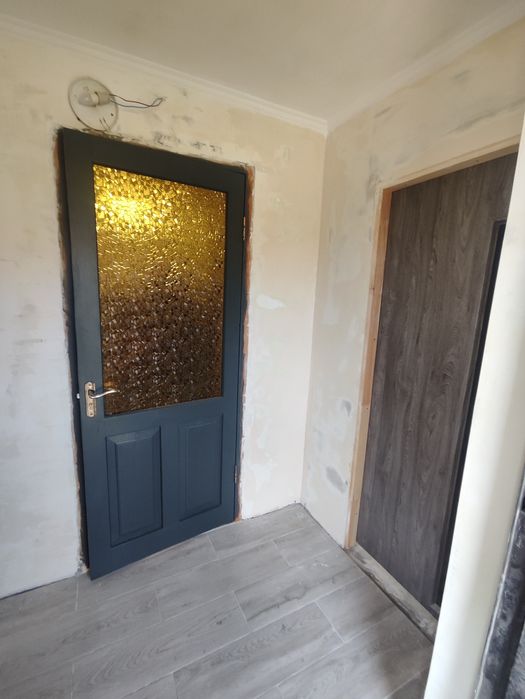 Часть дома и 10 соток 
Асфальтированная улица.
Учас