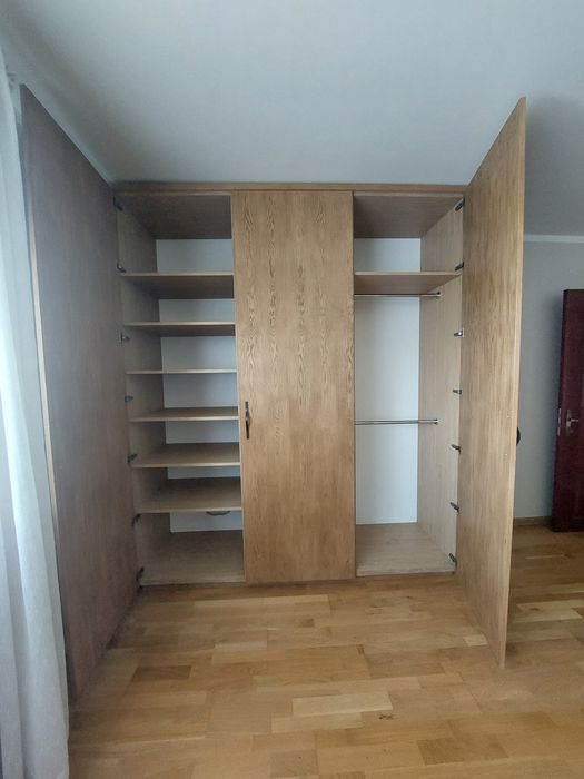 Sprzedam dużą szafę