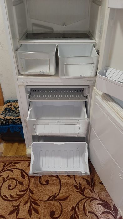 Продаж холодильника,б/у в робочому стані.Івано-Франк. обл.с.Оболоня...