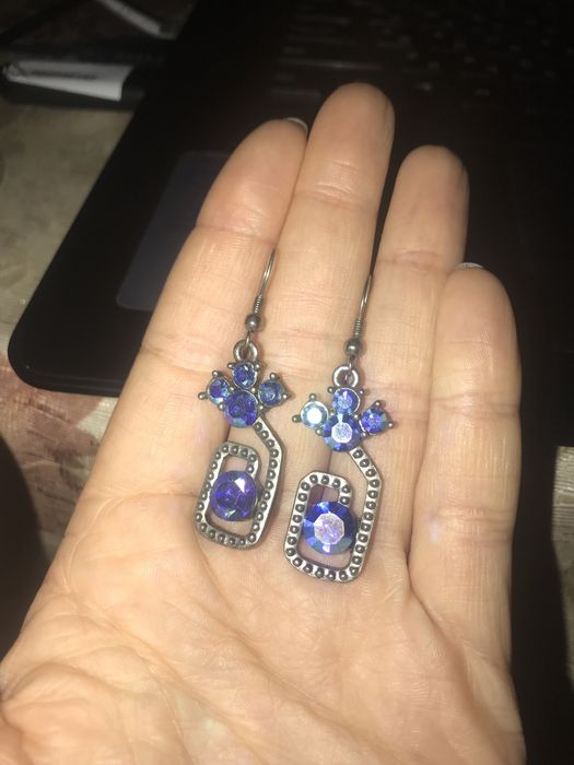 Серьги с синими камнями(бижутерия)