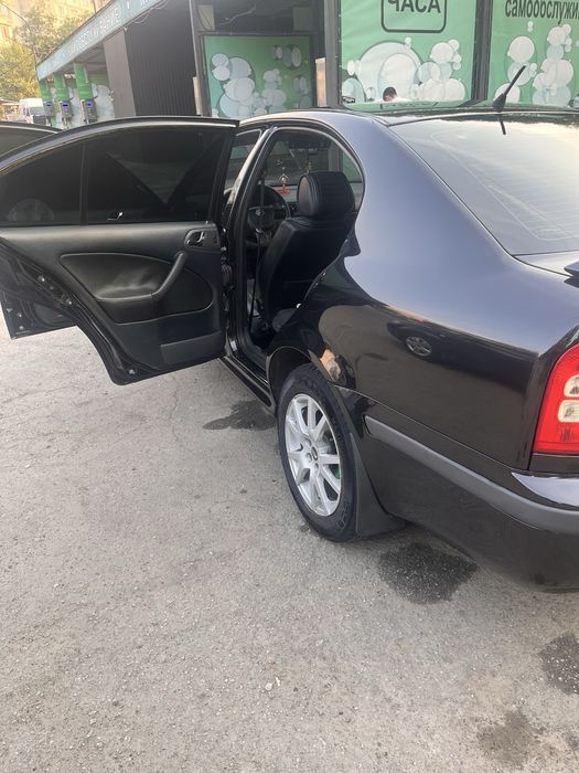 SKODA oktavia тур 1.8 турбо