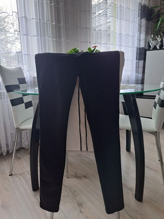 Sprzedam damskie spodnie 34/36