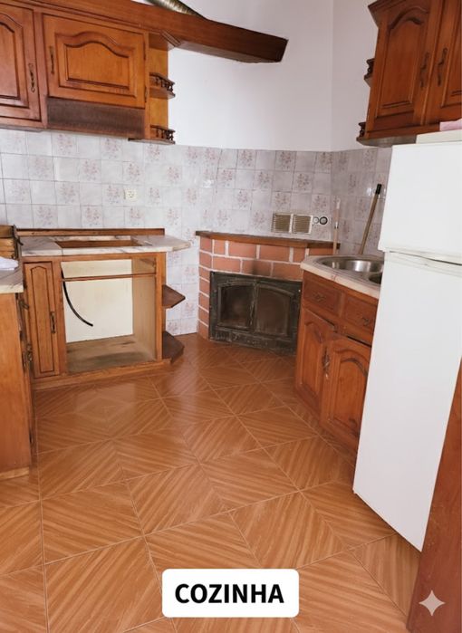 Moradia T2 em Vila Nova de Tázem