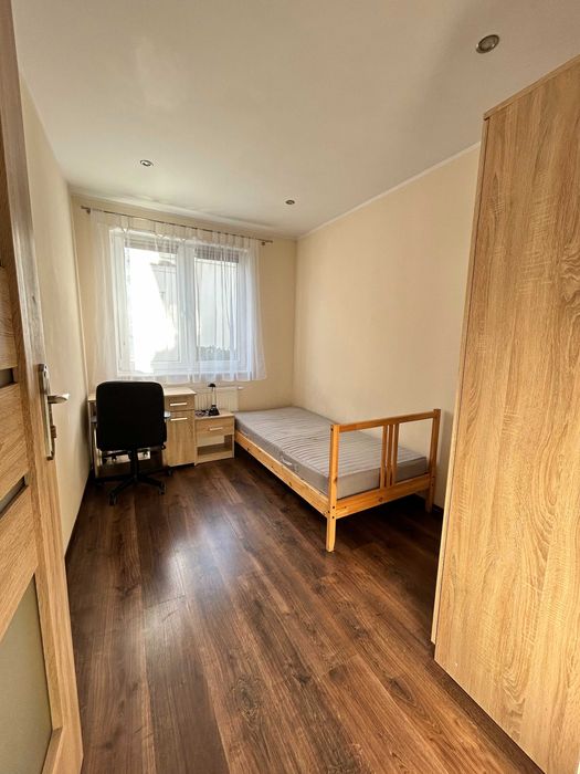 Pokój 8 m2 w mieszkaniu Grabówek 90m2