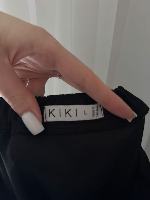 Атласна спідниця