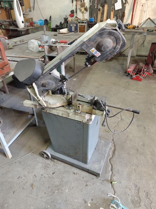 Serrote de fita para metal