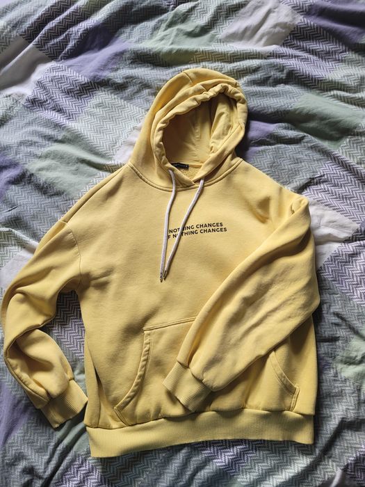 Żółta bluza Cropp z napisem