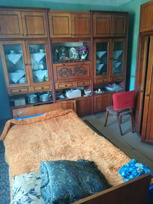 Продається будинок  зв'язку з виїздом за кордон.