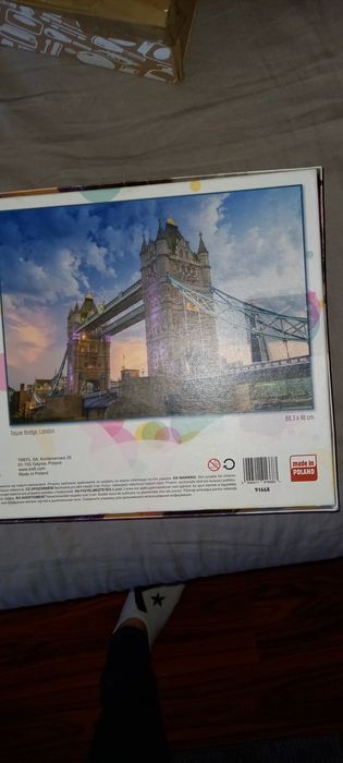Puzzle 1000 szt stan bardzo dobry