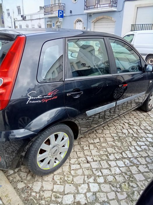 Ford fiesta  bom estado