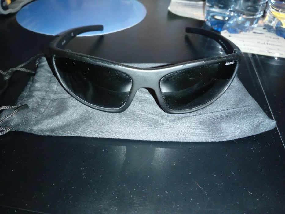 Óculos de sol Polaroid impecáveis