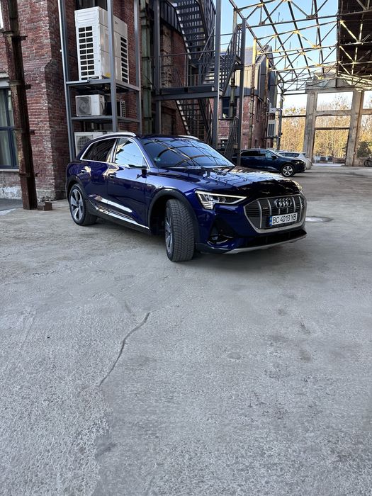 Авто Audi E-Tron 55 електро 95кв Європа Q8