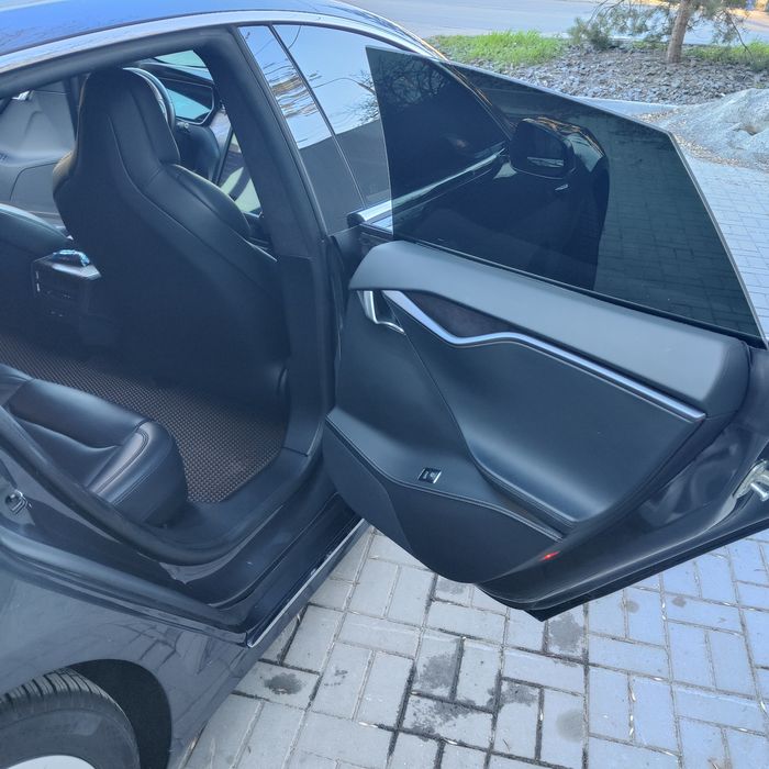 Продам Tesla model s 2018 100d