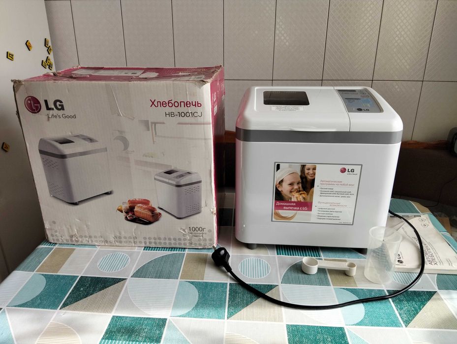 Хлібопічка - хлебопечь LG HB-1001CJ