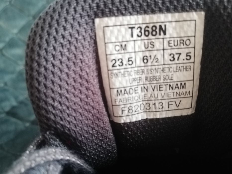 Buty sportowe do biegania damskie 37,5