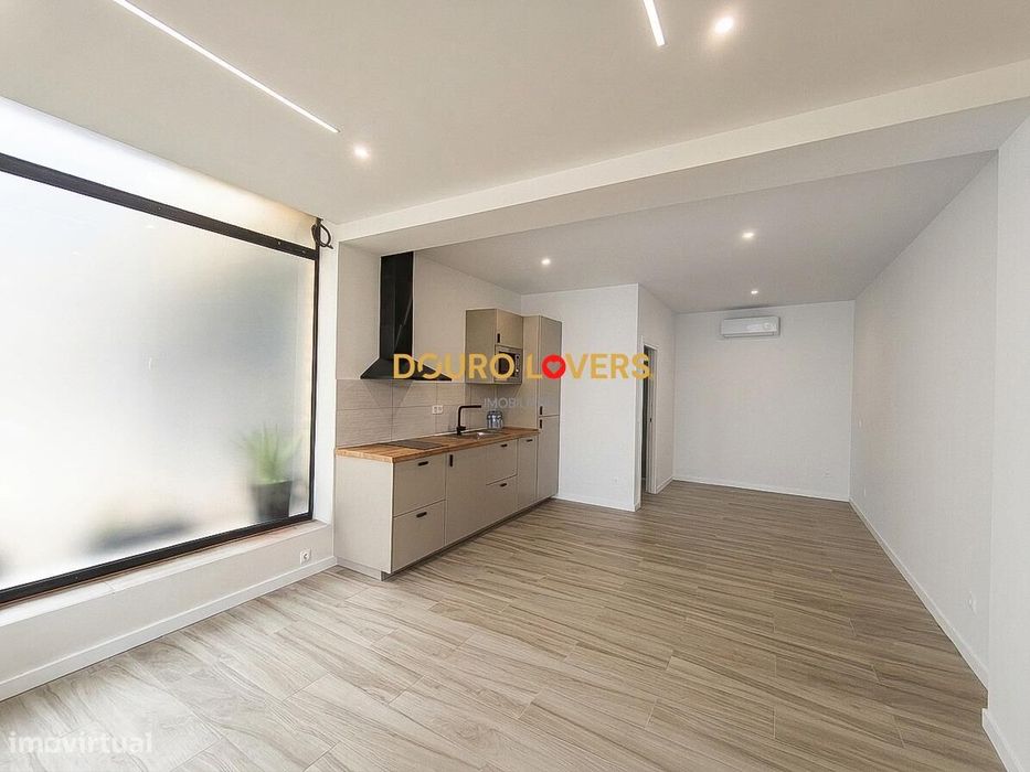 Apartamento T0 à venda na Rua da Constituição