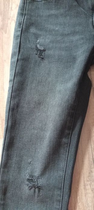 Jeansy czarne z przetarciami