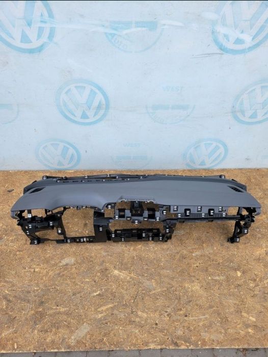 Торпеда VW ID 4 Передня панель з подушкою