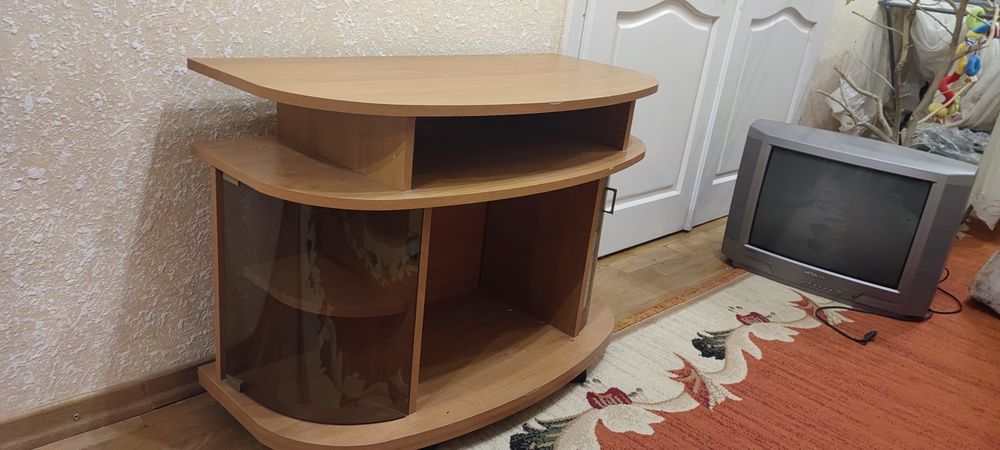 Продається тумба під телевізор