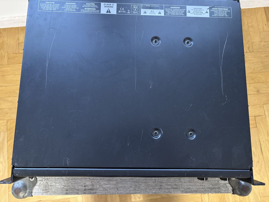 Behringer EP 2000