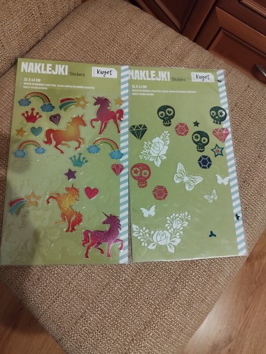 Zeszyt, segregator, naklejki