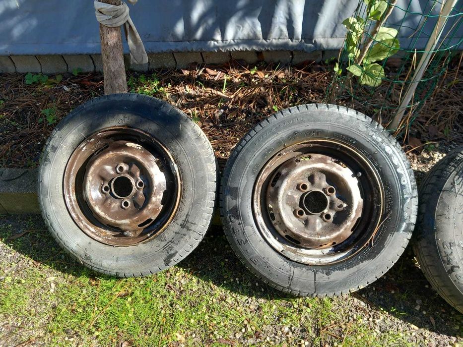 Pneus 12" com jantes