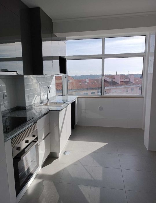 Arrenda-se T2 em Azurva, Aveiro