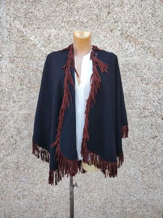Poncho/Capa de Lã com Franjas Boho-Chic - Marca Hobby - ENVIO GRÁTIS
