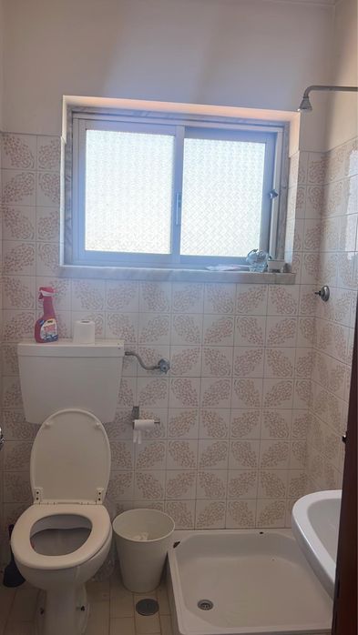 Arrendamento Quarto Mem Martins ao pe do Santander
