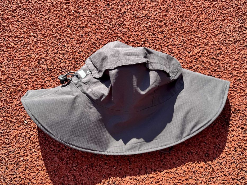 Крута чоловіча панама FORCLAZ Trekking Hat 900 grau