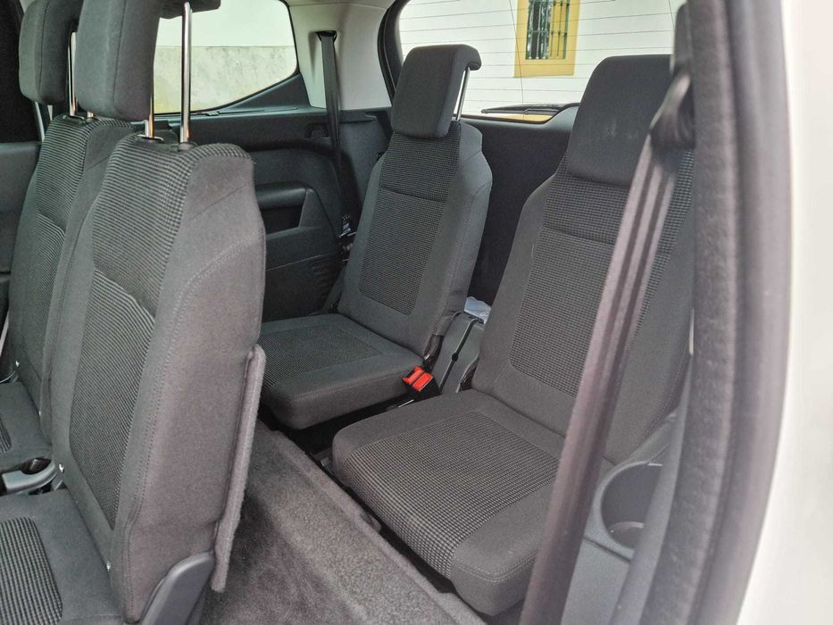 Peugeot 5008 1.6HDI 120cv Automática EAT6 NACIONAL