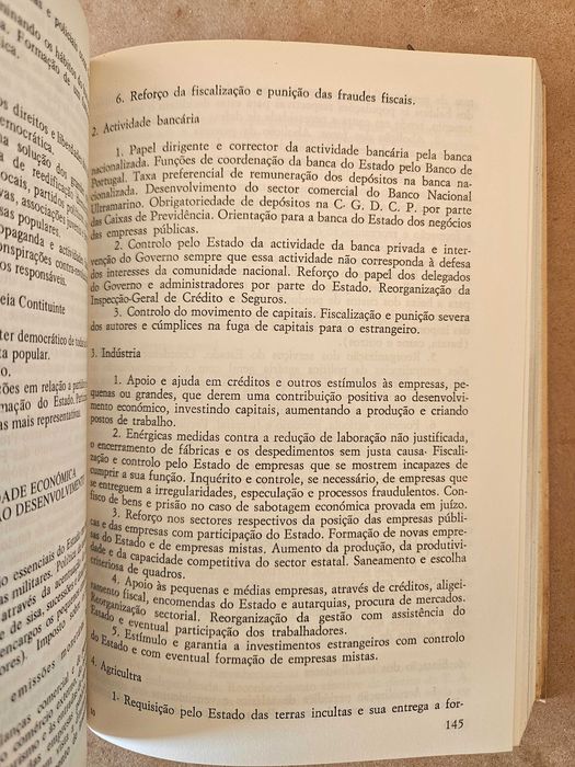 Livro O Programa do M.F.A. e dos Partidos Políticos