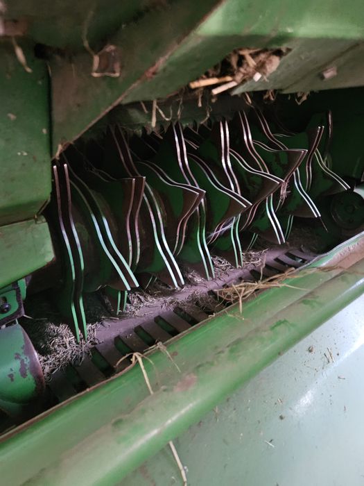 Prasa John Deere 568