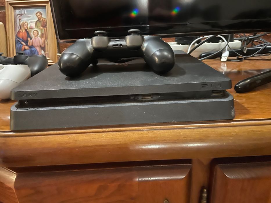 Ps4 slim konsola