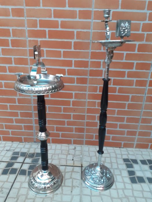 Cinzeiros de pé alto