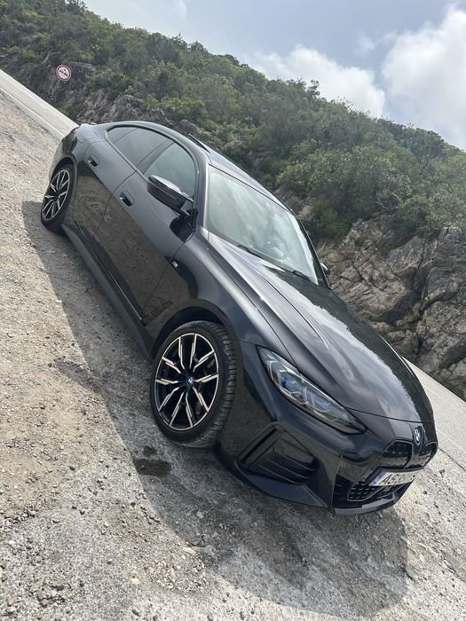 BMW I4 M50 veiculo de garagem