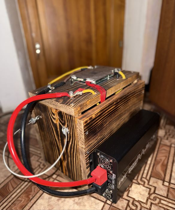 Зарядна станція, акумулятор LiFePo4, автономне живлення, павербанк.