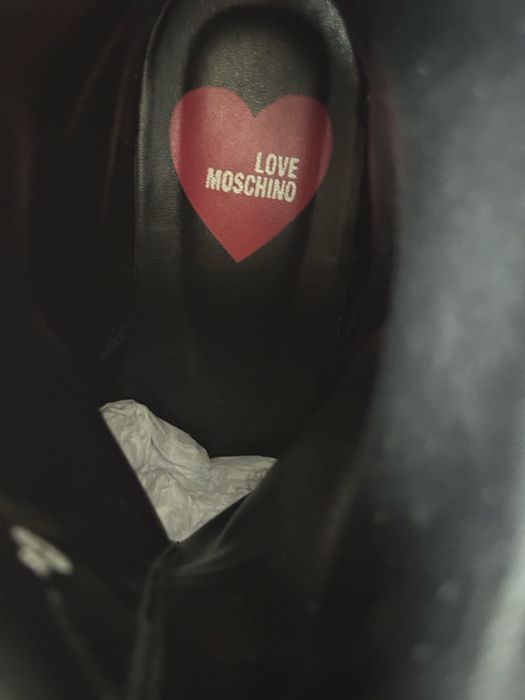 Botas pretas da Moschino
