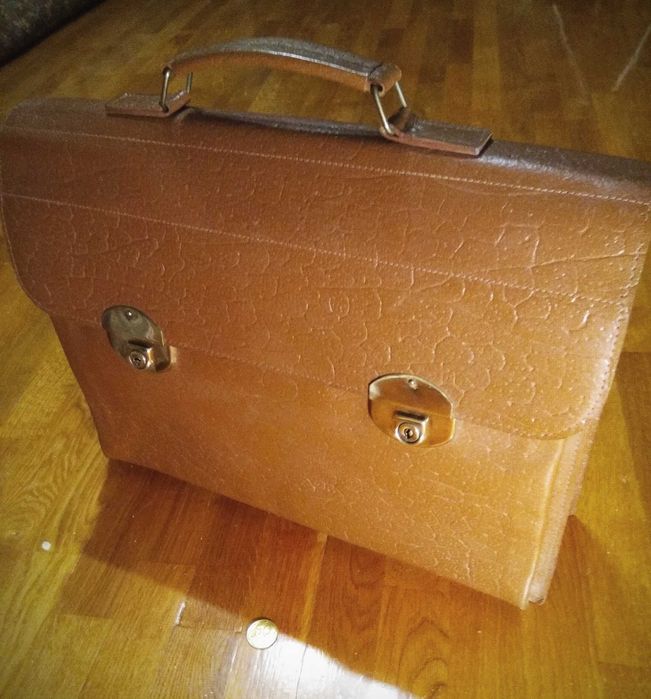 Портфель кожаный