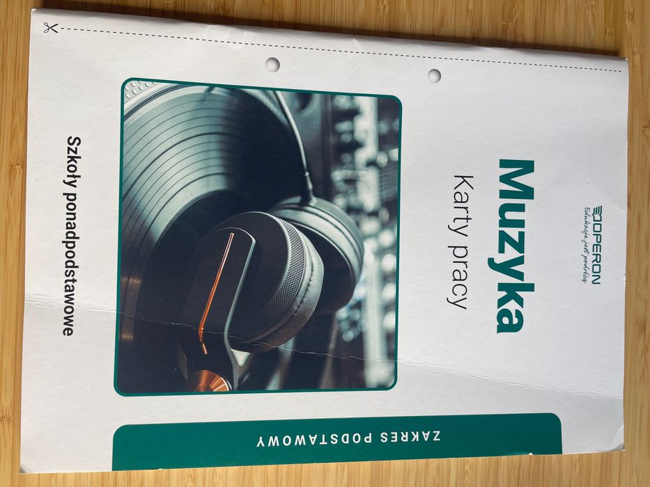 Muzyka podrecznik + karta pracy 1 liceum