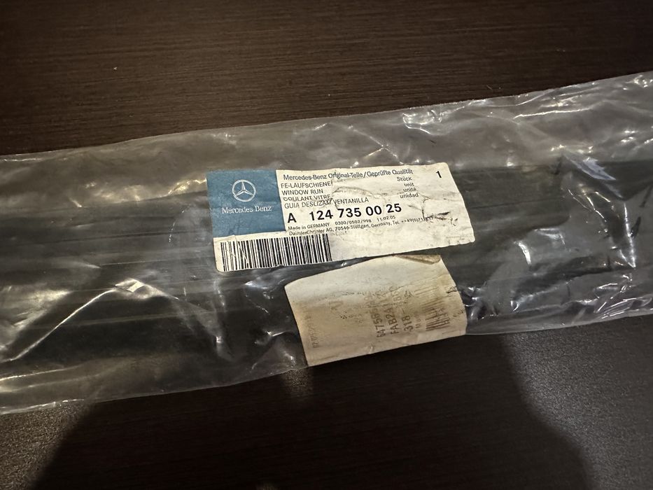 Borrachas/calhas dos vidros traseiros Mercedes W124
