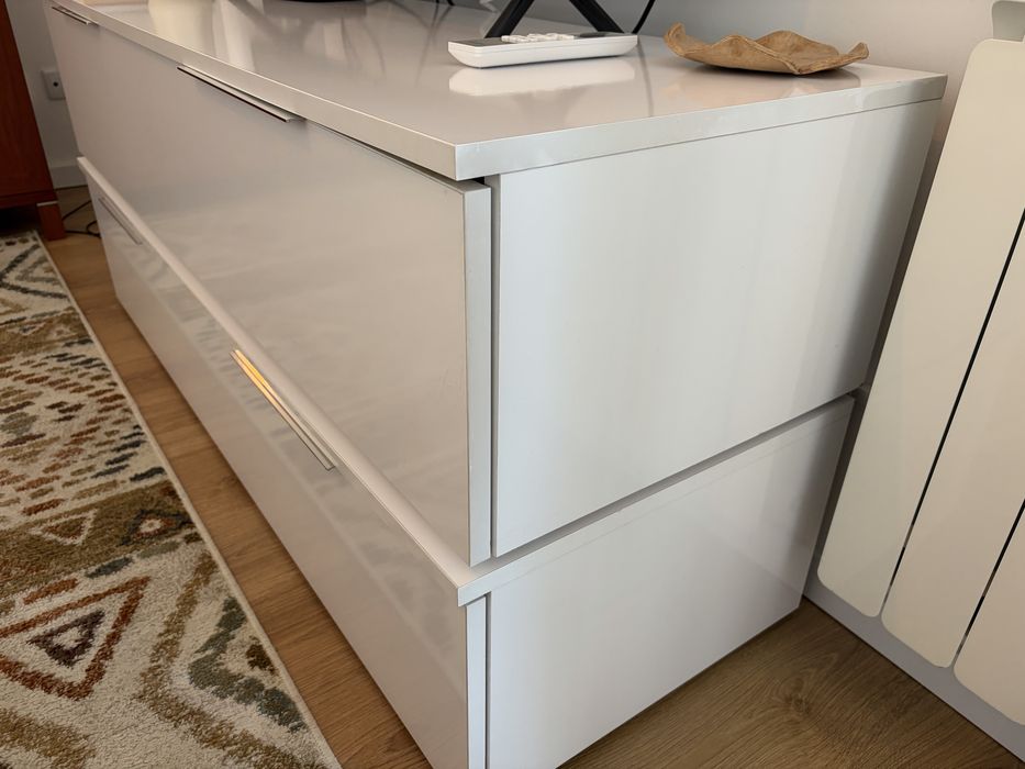 Dois moveis Ikea