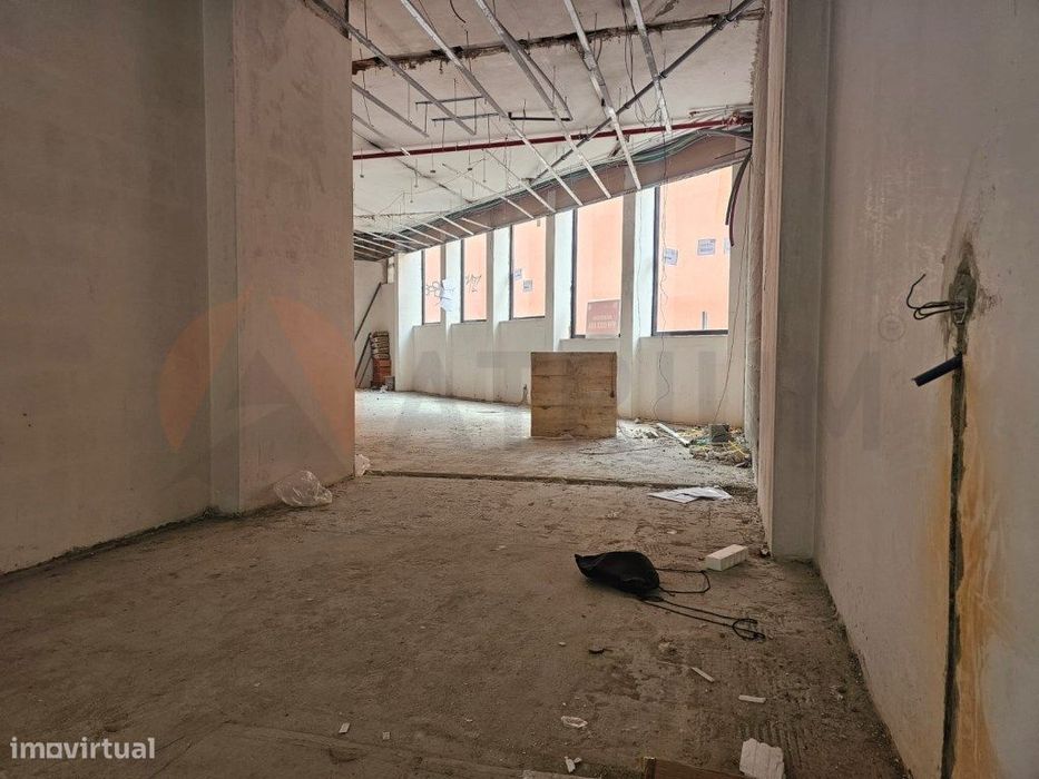 Espaço Comercial de 100m² para Arrendamento - Oportunidade Única em...